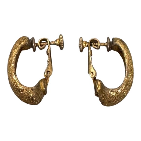 Vintage Goldette Textured Hoop Clip-On Earrings Brushed Gold Tone  Screw Back - Picture 3 of 9